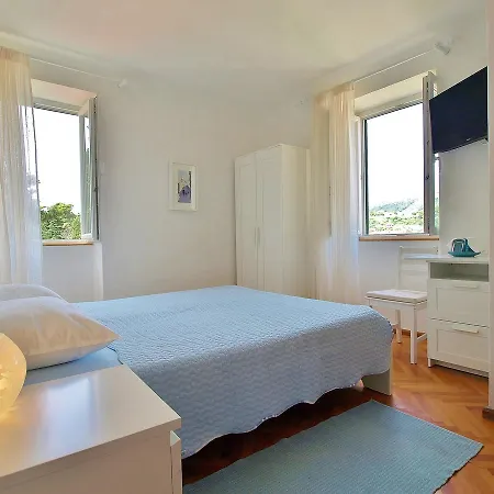 And Old Town Guest house